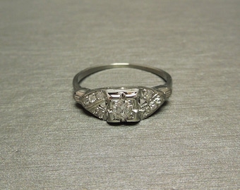 Antique Retro Pre Art Deco Estate C1930 18K White Gold 0.30TCW Round Brilliant cut Diamond V Pattern Criss Cross Engagement Ring Sz 7