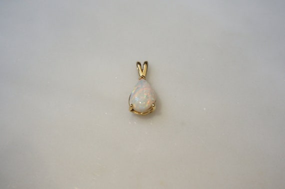 Pear Opal Pendant / Vintage Estate C1970 14K Gold… - image 1