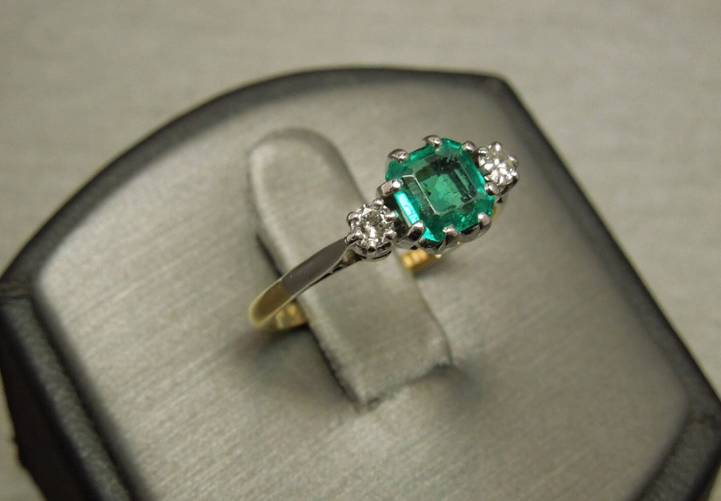 14 karat white gold, 1.5 carat asscher cut emerald and diamond halo ri –  Jewelry by Artwark