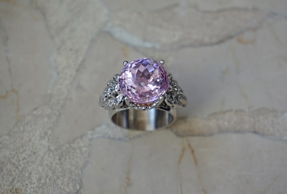 Kaleidoscope Kunzite Ring / Mid Century Estate C1… - image 1