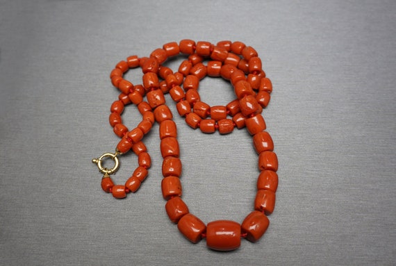 Collier Vintage Perles En Corail Rouge Naturel - Fermoir Vermeil - Longueur Env. 20g - Occasion Bon état