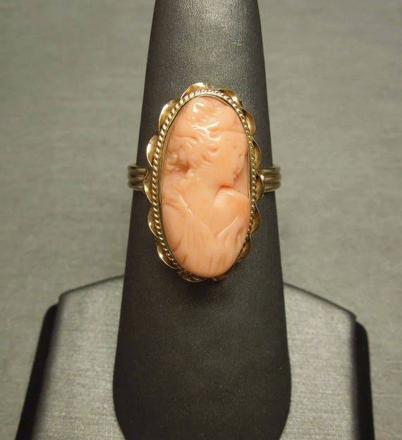 Vintage Estate C1980 14K Gold Natural Coral Elonga