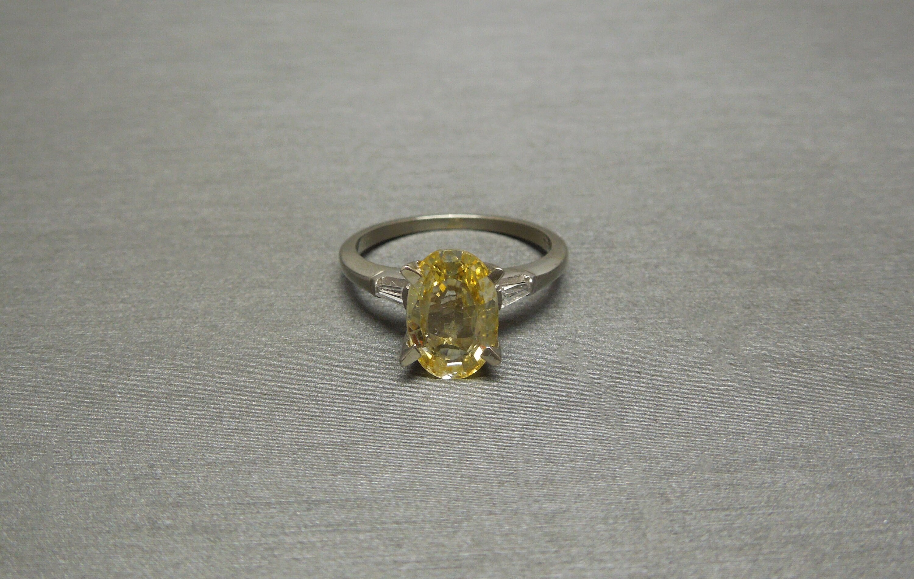 Mid Century Estate C1960 18K White Gold Signed 'JABEL' 3.61