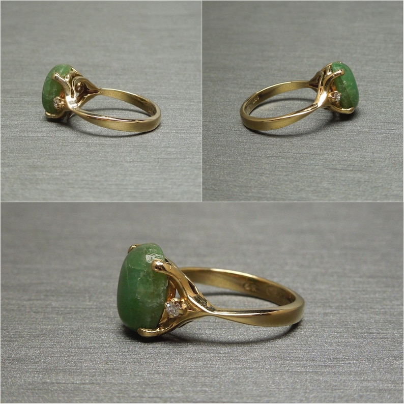 K&ouml;nnte beinhalten: Ein goldener Ring mit einem gro&szlig;en gr&uuml;nen Edelstein und kleinen Diamanten, die in die Band gefasst sind.