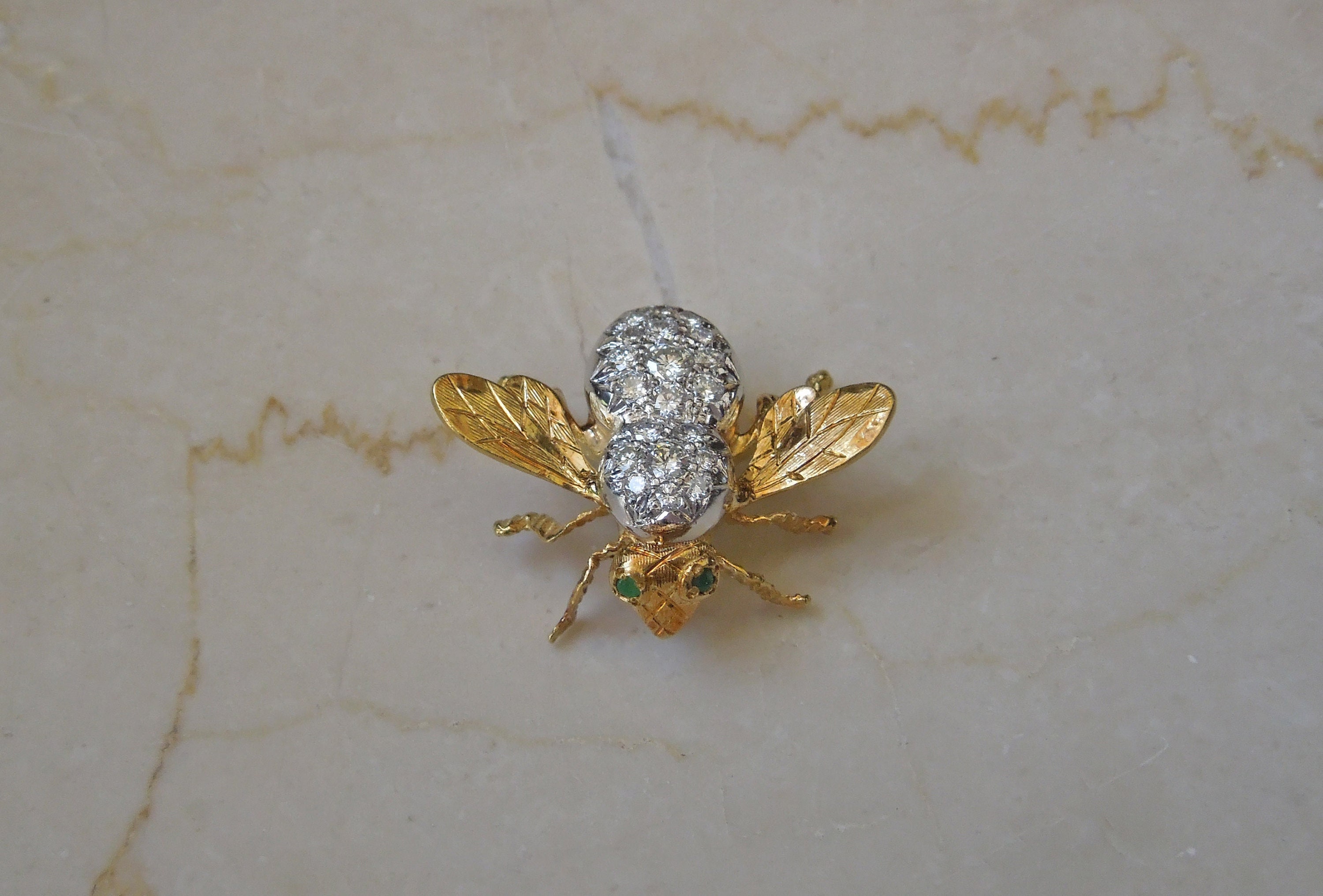Vintage Diamond Bee Pin / Mid Century Estate C1960 18K Gold Vintage Diamond Bee Pin / Mid Century Estate C1960 18K Gold