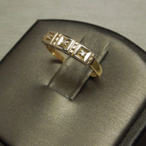 Antique Pre Art Deco Estate C1940 14K Gold 0.04TCW VVS VS Square Three Diamond Wedding Band Sz 4.75 image 4