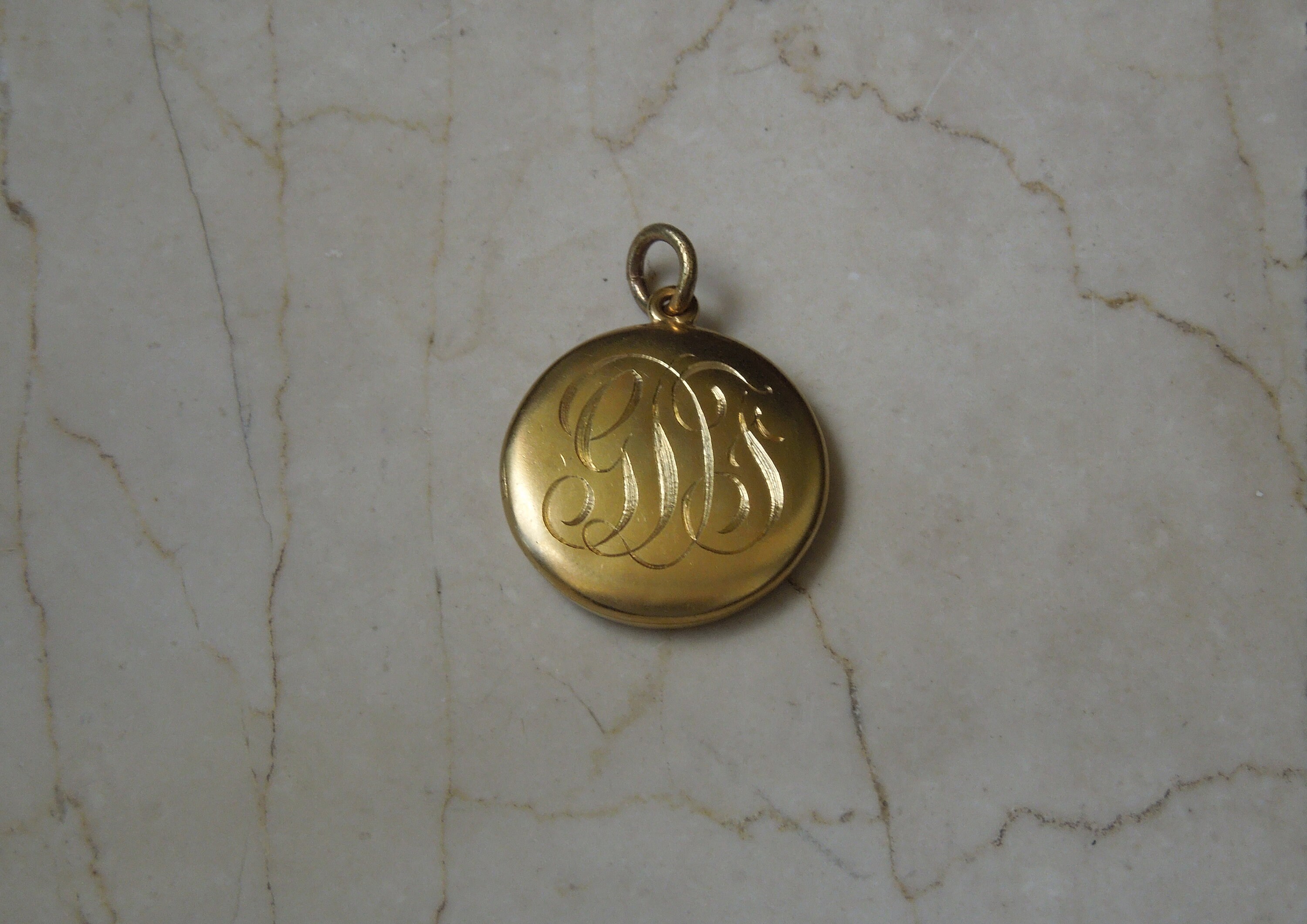 Art Nouveau Locket Pendant / Art Nouveau Estate C1880 10K