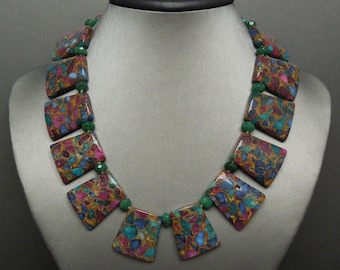 Vintage Estate 557.00TCW Multi Colored Mosaic Quartz & Green Crysoberyl Gemstone Triangular Bib Style Necklace 16.5"