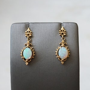 Opal Necklace & Earrings Set / Vintage Estate C1970 14K Gold Victorian Style Fire Opal Pendant Necklace and Earrings Set / Vintage Opal Set bild 2