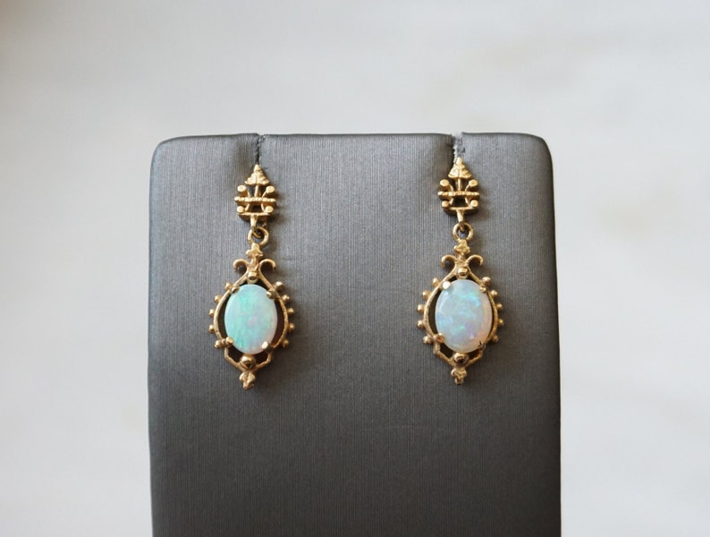 Opal Necklace & Earrings Set / Vintage Estate C1970 14K Gold Victorian Style Fire Opal Pendant Necklace and Earrings Set / Vintage Opal Set bild 2