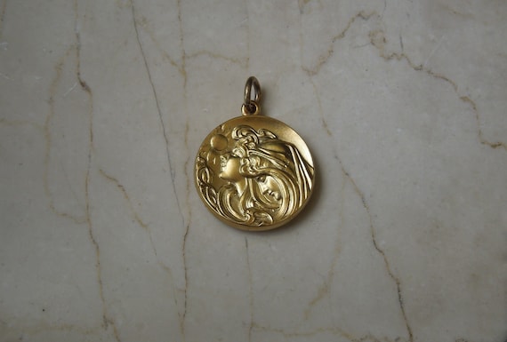 vintage LOCKET pendant 750刻印　K18 vintage LOCKET pendant 750刻印 K18