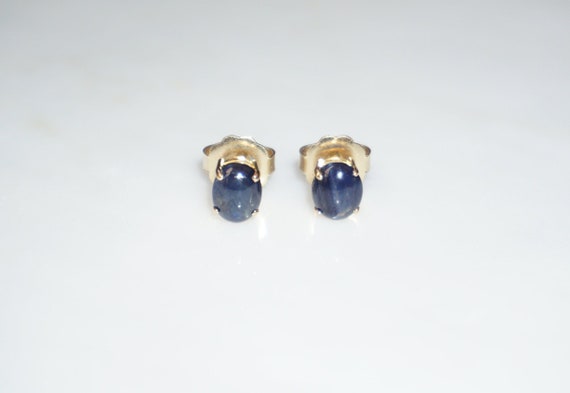 Sapphire Stud Earrings / Vintage Estate 18K Gold … - image 1