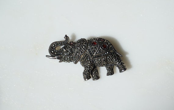 Vintage Elephant Pin / Vintage Estate Sterling Silver Natural Garnet & Rose cut Marcasite Elephant Lapel Pin / Vintage Elephant Brooch