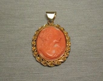 Vintage Italian Estate C1970 10K Gold Rope Border Natural Coral Cameo Pendant 1.60"