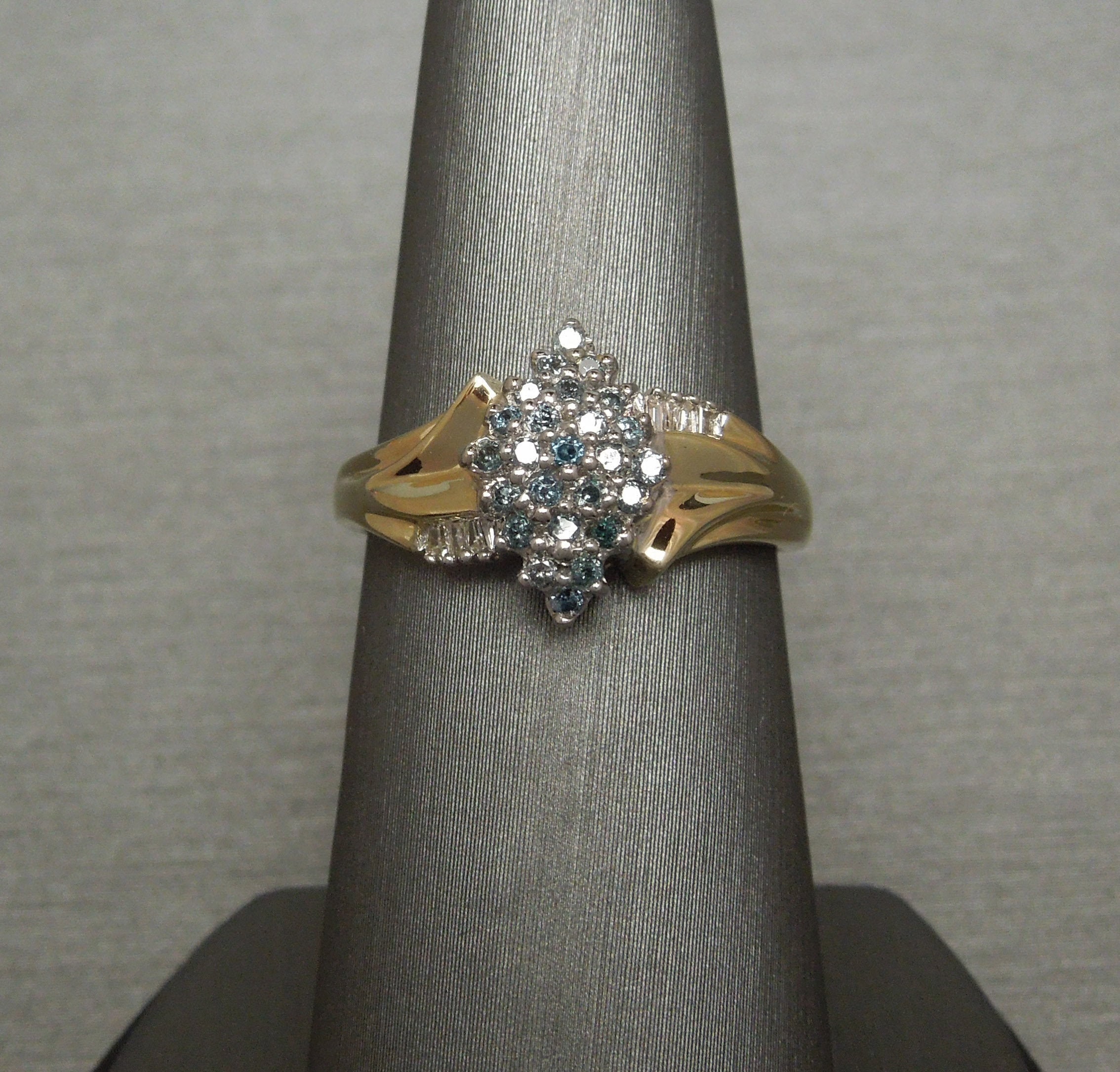Estate Retro Art Deco 50s Style 10K Gold 0.66TCW Aqua Teal Blue Diamond & Baguette Cluster / Petite Dinner Ring Sz 7