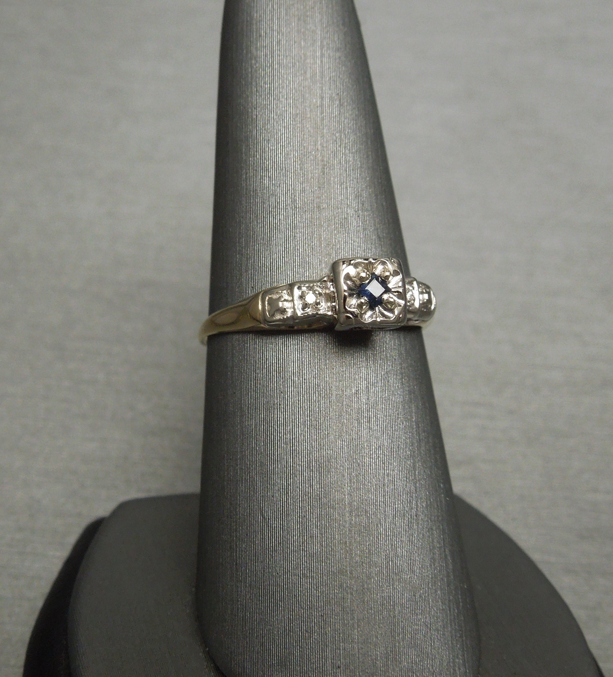 Vintage Estate C1950 14K Two Tone Gold 0.13TCW Square