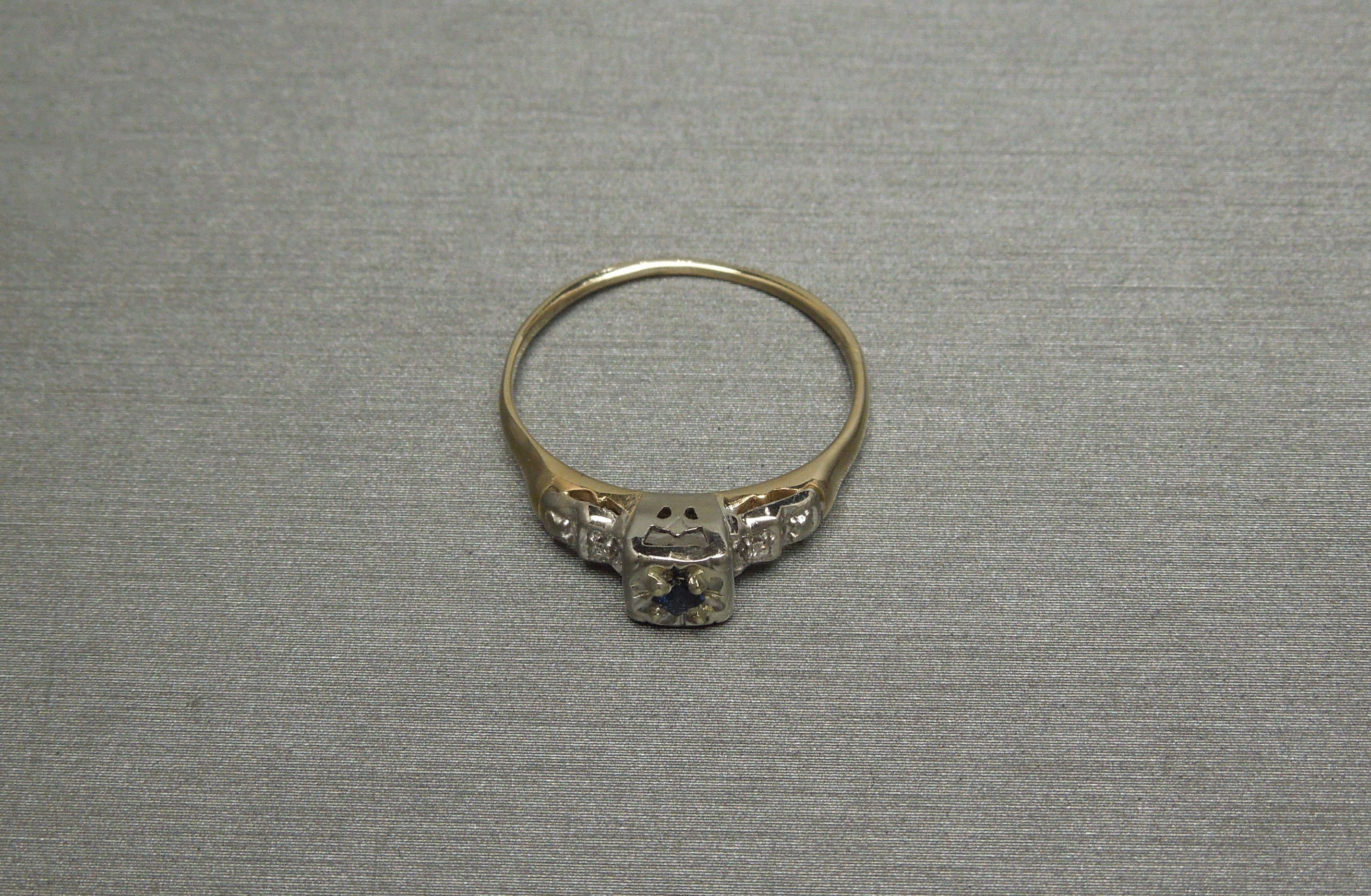 Vintage Estate C1950 14K Two Tone Gold 0.13TCW Square