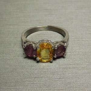 Vintage Estate 14K White Gold 2.38TCW Canary Yellow Sapphire Solitaire & Red Ruby Three Stone Engagement / Anniversary Ring Sz 5.75
