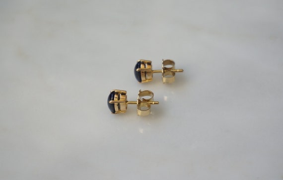 Sapphire Stud Earrings / Vintage Estate 18K Gold … - image 5