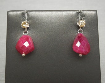 Vintage Estate 14K White Gold 10.35TCW Natural Multi Faceted Ruby & Fancy Green Diamond Drop Earrings 0.75"