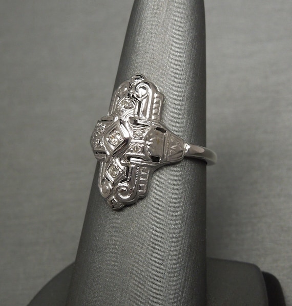 Art Deco Estate C1920 14K White Gold Filigree 0.1… - image 2