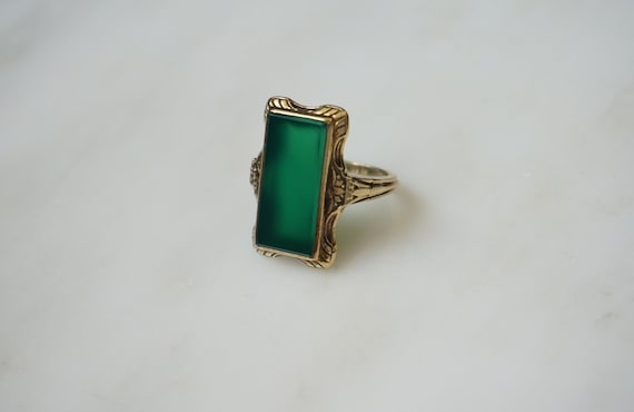 Art Deco Chrysoprase Ring / Antique True Art Deco Estate C1920 14K Gold Rectangular Slab Green Chrysoprase Crysoberyl Flapper Era Ring  Sz 6