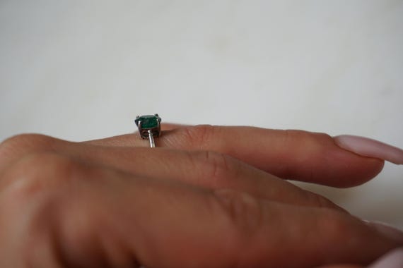 Silver Emerald Solitaire Ring / Estate Sterling S… - image 4