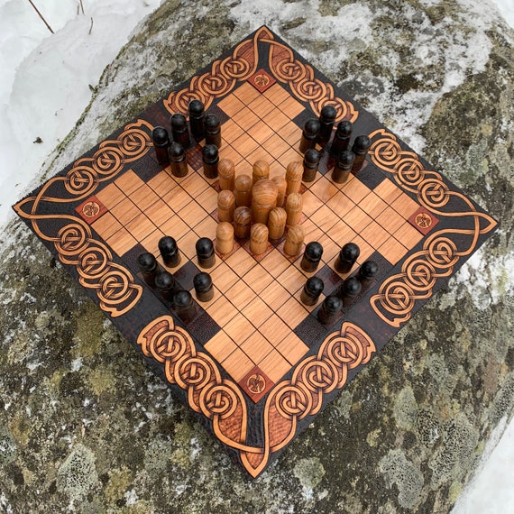 Hnefatafl: 11x11 square grid; historic Welsh Tawlbwrdd & modern 'Skjaldborg' game variants, Handmade Wooden Traditional Game, Customizable