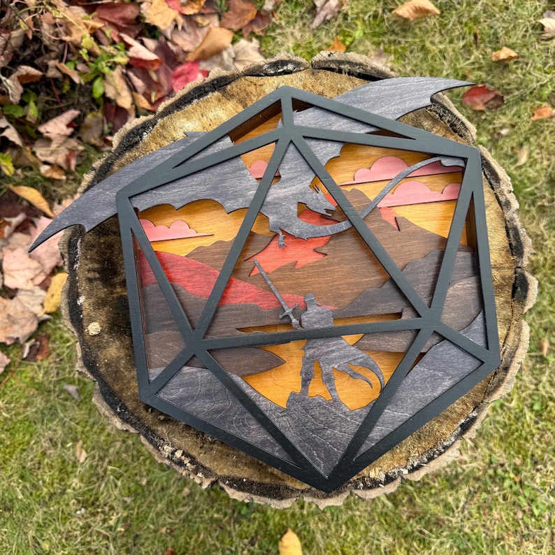 Dimensionale kunst: "D20 Dragons" - gelaagde houten muurdecoratie, gestapelde afbeelding - MADE TO ORDER afbeelding 12