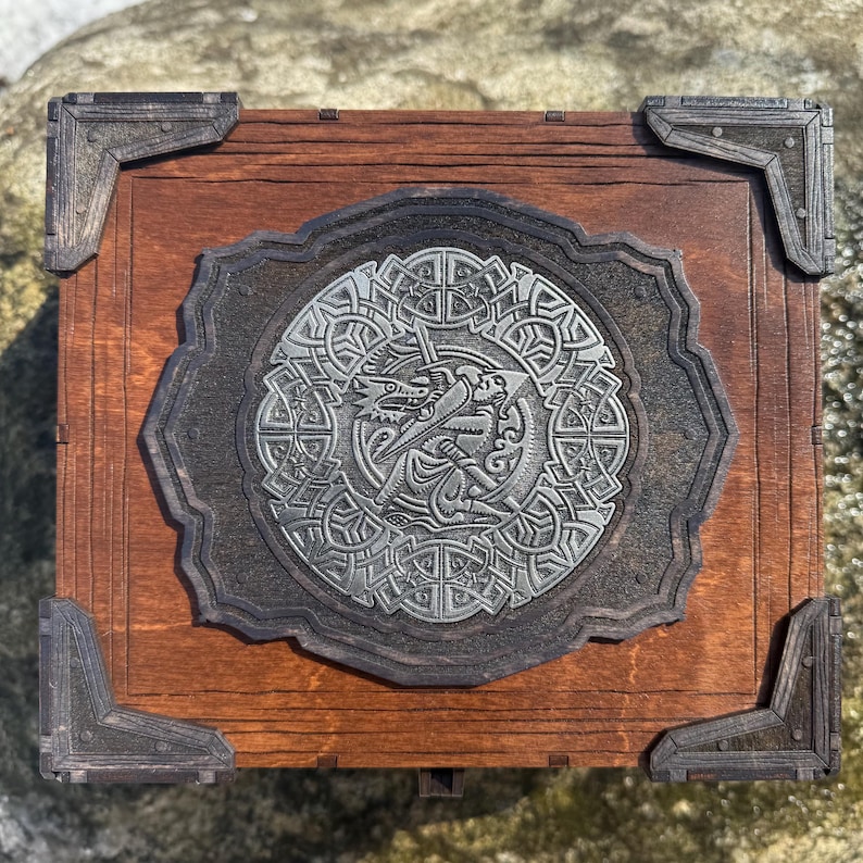 Memento Chest: “Sigurd's Strongbox” - Nordic-themed Wooden Treasure Chest, Laser-Engraved & Handcrafted, Customizable - MADE TO ORDER Bild 10