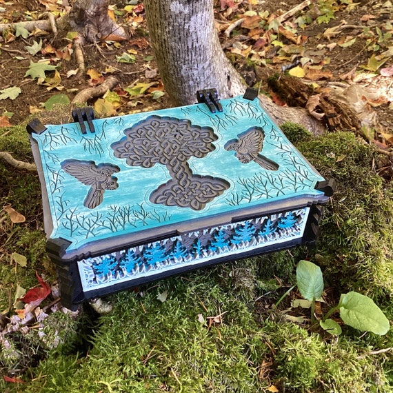 Souvenir Box: "Yggdrasil Beckons - Fimbulvinter"; Small Token Chest, Nordic-themed Memento Box, Handcrafted Wooden Box, Laser Engraved Art