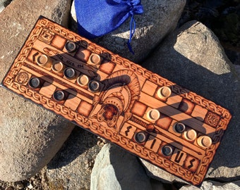 Ludus Duodecim Scriptorum: Römisches Brettspiel für 2 Spieler, In Holz verbranntes Kunstwerk, anpassbar - MADE TO ORDER