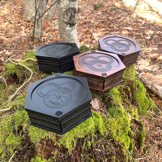 Go-ke Bowls: Accessory Item for Wheel of Time-themed Go Board Games, aka "Stones"; laser-engraved Flame & Fang icons, many colors available