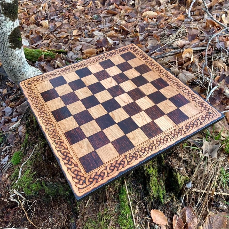 Chess Chivalry: Staunton Chess Pieces & Chessboards