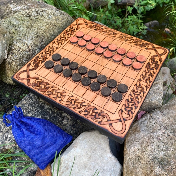 Dama Game: Turkish Draughts Checkers Variant Handcrafted 