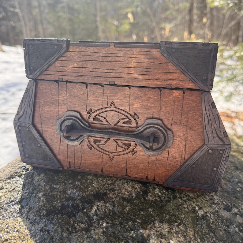 Memento Chest: “Sigurd's Strongbox” - Nordic-themed Wooden Treasure Chest, Laser-Engraved & Handcrafted, Customizable - MADE TO ORDER Bild 16
