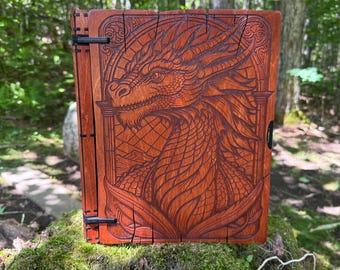 Buchbinde zum Spiel: A4 Notizbuch aus Holz, lasergraviertes Buch, Rezeptbuch, personalisierbar - MADE TO ORDER