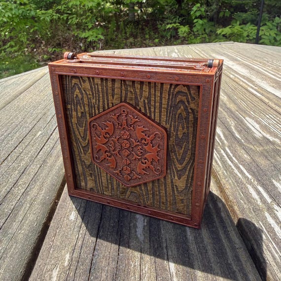 Dice Container: Small Portable Wooden Case for Polyhedral Dice, Laser-Engraved & Handcrafted - MADE TO ORDER