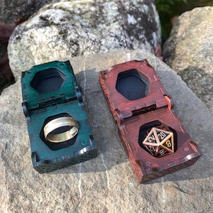 D20 Box: Mini Chest, Ring Box, Dice Jail, Engagement Presentation, Dice Box, Laser-Engraved Dragon Scales, Magnetic Closure, CUSTOM COLORS