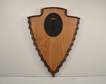 Arrowhead Plaque with Skull Hanger- Standard Hardwood
