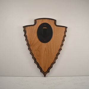Arrowhead Plaque with Skull Hanger- Standard Hardwood