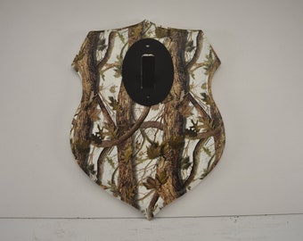 Shield Plaque with Skull Hanger- Standard Camo
