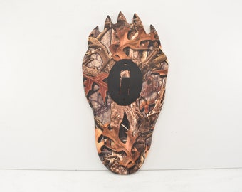 Bear Paw Plaque with Skull Hanger- Standard Camo