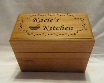 Caja de recetas de madera grabada personalizada - Estilo 1