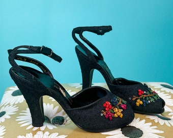 Vintage 1940s Womens Shoes Pumps Heels Size 4.5 Black Floral Heels Peep Toe