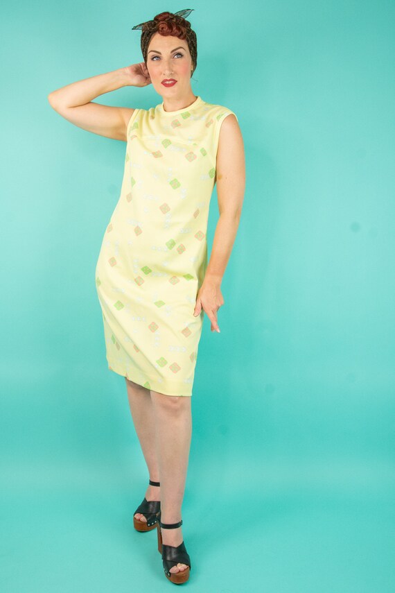 Vintage 1960s 36W Yellow Mod Dress Sleeveless - image 3