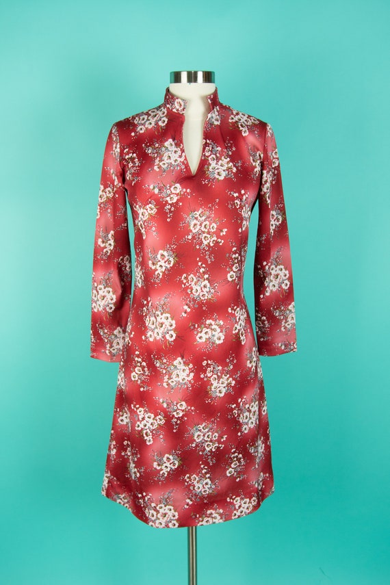 1970s 30" Waist Red Floral Dress - image 1