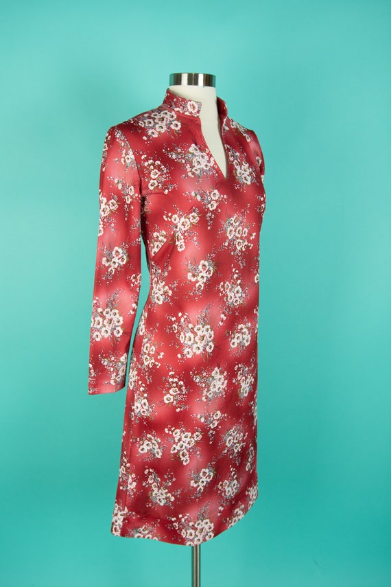 1970s 30" Waist Red Floral Dress - image 4