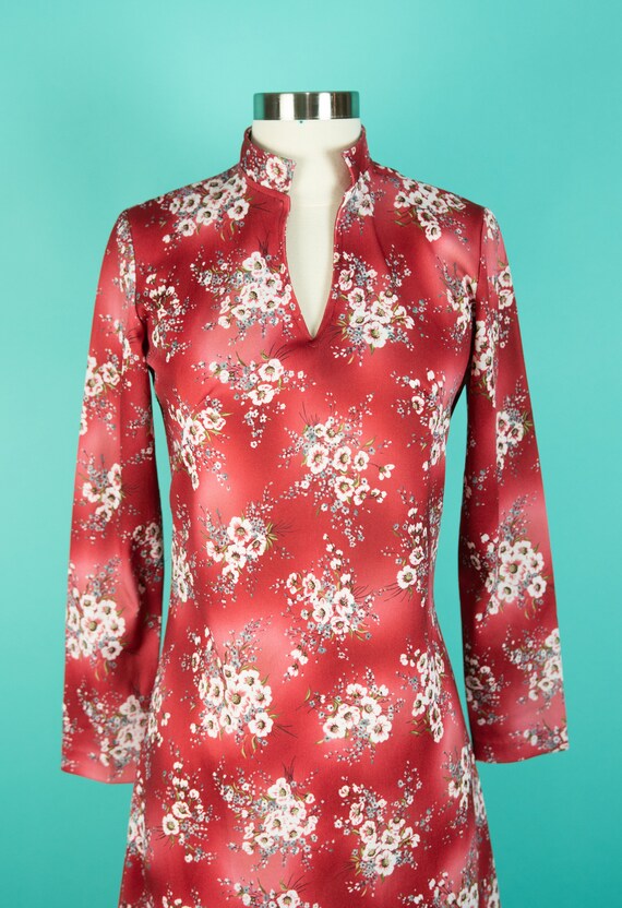 1970s 30" Waist Red Floral Dress - image 2