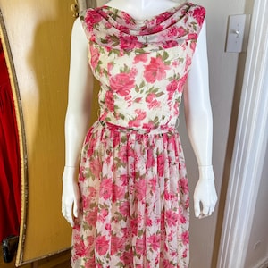 Vintage 1950s Pink Rose Print Dress